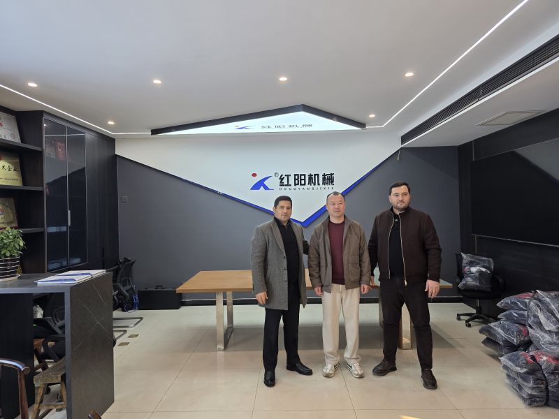 中亚国家客商来我司验货及沟通新设备采购事宜